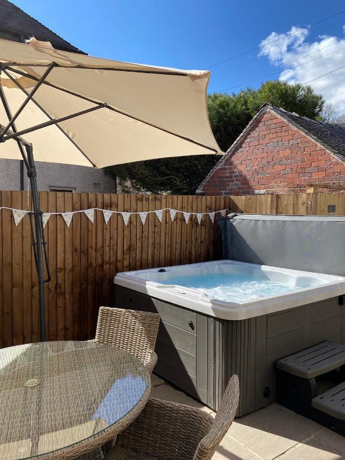 Rustic Retreats Jacks Cottage With Hot Tub & Alpaca Walking Experiences Матлок Екстериор снимка